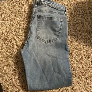 Blue jeans never worn. Selling for $5. They are size 6 in juniors.